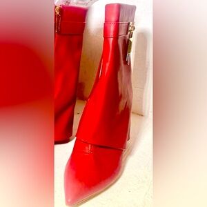 Cape Robbin "Shark Lock" Style Fold-Over Wedge Boots size 8